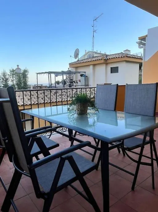 Hermoso Apartamento De 2 Dormitorios, Gran Terraza, Vistas Al Mar Y Cerca De La Playa 