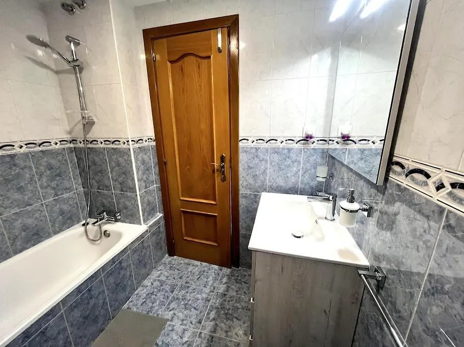 Hermoso Apartamento De 2 Dormitorios, Gran Terraza, Vistas Al Mar Y Cerca De La Playa 