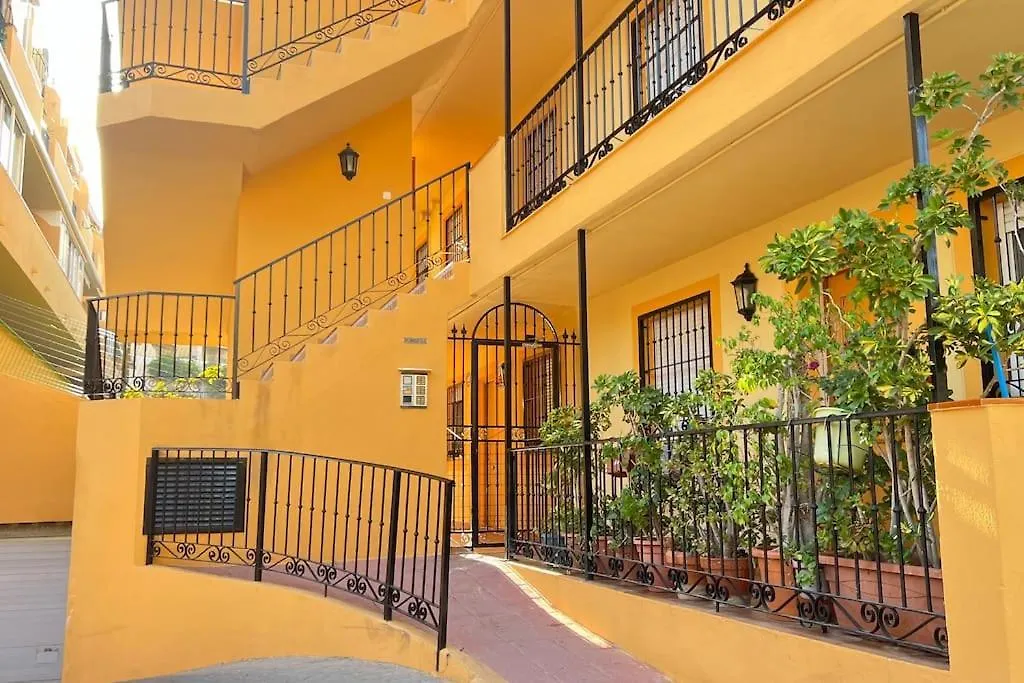 Hermoso Apartamento De 2 Dormitorios, Gran Terraza, Vistas Al Mar Y Cerca De La Playa 
